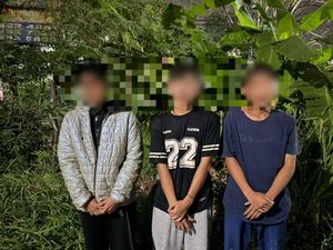Brimob Tangkap 3 Remaja Diduga Hendak Tawuran di Bekasi, Sajam Disita