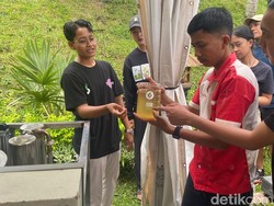 Berkenalan dengan Mesin Pengolah Sampah Plastik Jadi BBM