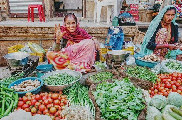 Ima Keithel dikenal sebagai pasar yang dikelola sepenuhnya oleh perempuan dengan lebih dari 5.000 pedagang yang menjadikannya salah satu pasar perempuan terbesar di dunia.
