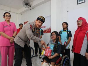 Hari Bhayangkara, Kapolda Bali Berbagi dengan Warga dan Anak-anak YPAC Bali