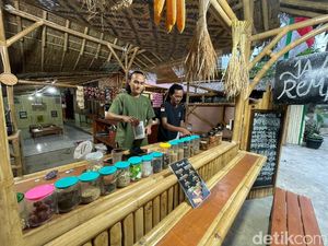 Unik! Kedai Jamu di Pangandaran Sajikan Menu Jancruk & Samurai