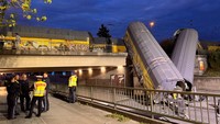 Kereta Barang Anjlok Usai Tabrakan di Munich, Dua Gerbong Jatuh dari Jembatan