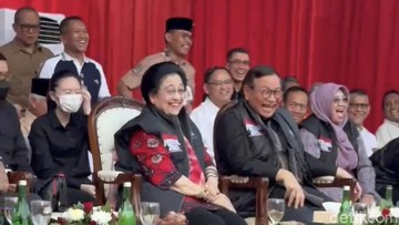 Momen Megawati Tertawa Saksikan Lomba Impersonate Dirinya
