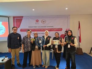 MPR dan BRIN Ajak Pemuda Karimunjawa Tangani Sampah Plastik