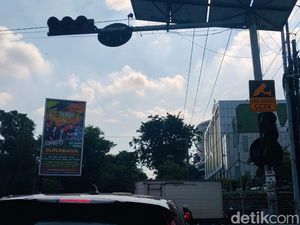 Lampu Lalu Lintas di Surabaya Masih Padam Bergiliran, Pengendara Sambat