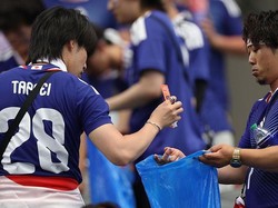 Bersih-bersih Stadion Piala Dunia, Suporter Jepang Tuai Kritikan