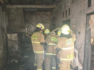 Rumah di Jaksel Kebakaran, Terdengar Ledakan Berkali-kali