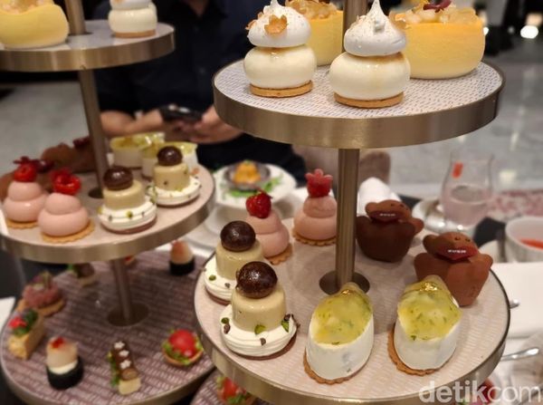 Afternoon Tea Enaknya Cicip Cokelat Teddy Bear hingga Pastry Cantik di Sini
