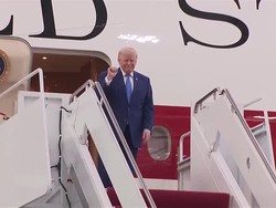 Video Trump Pamer Pesawat Boeing 747 Hadiah dari Qatar