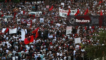 Warga Albania Demo Tolak Pembangunan Resor Terkait Keluarga Trump