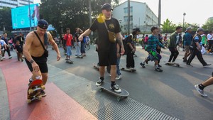 Bundaran HI Diserbu Skater, CFD Jakarta Berubah Jadi Arena Aksi Penuh Adrenalin