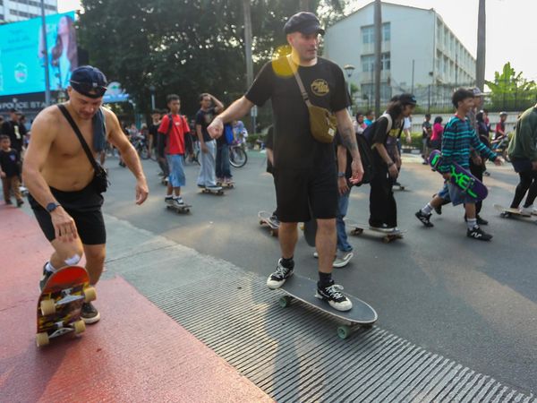 Bundaran HI Diserbu Skater, CFD Jakarta Berubah Jadi Arena Aksi Penuh Adrenalin