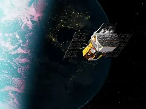 Misi Menegangkan NASA Selamatkan Teleskop yang Hampir Jatuh ke Bumi