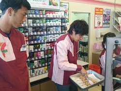Junya Ito Cetak Gol, Fotonya saat Kerja di Mini Market Viral
