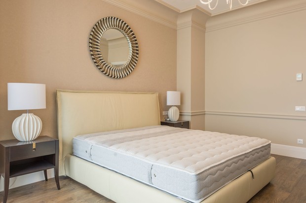 Kasur, barang secondhand yang bisa menyimpan bakteri/Foto: Pexels.com/Max Vakhtbovych Kasur bekas termasuk salah satu barang secondhand yang paling berisiko karena bisa menyimpan alergen, bakteri, hingga kutu kasur yang membahayakan kesehatan.