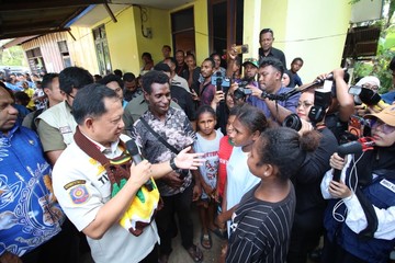 Mendagri Cek Bantuan Stimultan Perumahan Swadaya di Papua