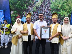 Rekor Terpanjang Dunia, Kue Ketan Talam Durian Jadi Ikon Kuliner Pekanbaru