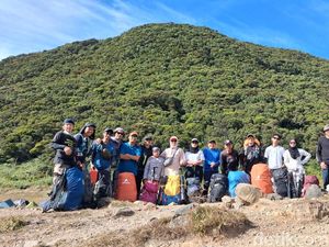Hangatnya Kebersamaan Pendaki Cimahi di Dinginnya Gunung Gede