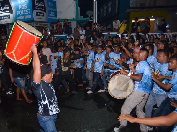 Penuh Adrenalin, Tradisi Basalisiah Tabuik Warnai Pesona Hoyak di Pariaman