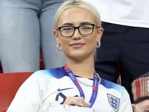 Sosok WAGs Viral Usai Usir Bintang Dewasa yang Ingin Foto Bareng Kekasihnya