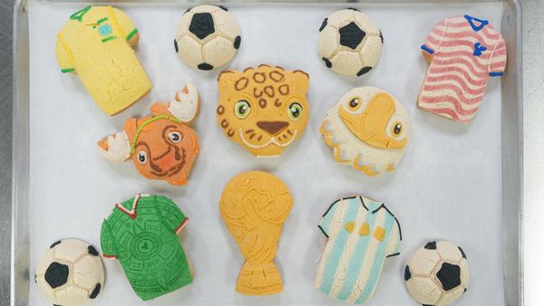 Demam Piala Dunia Menjalar ke Etalase Toko Roti