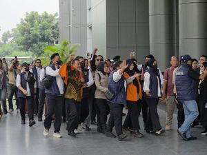 Dilimpahkan, Roy Suryo dan dr Tifa Tiba di Kejari Jaksel