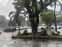 Hujan Saat Kemarau Guyur Surabaya-Sidoarjo Pagi Ini, Apa Penyebabnya?