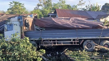 Truk Rem Blong Tabrak 4 Mobil di Sumut, 2 Anak Tewas