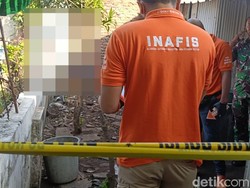 Manusia Silver Ditemukan Tewas di Belakang Warung Kopi Probolinggo
