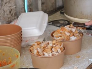 Belajar dari Mantan Pegawai KFC, Penjual Ayam Crispy Ini Kini Laris Manis