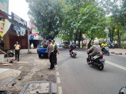 BMW Listrik di Jakbar Sempat Dikejar-kejar Warga Usai Tabrak Motor