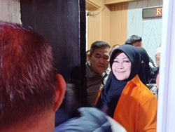 Jalan Sidang Perdana, dr Tifa Didakwa Serang Kehormatan Jokowi
