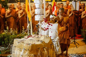 Rupang Buddha Nusantara Dibentuk dari Donasi Umat
