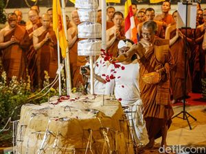 Rupang Buddha Nusantara Dibentuk dari Donasi Umat