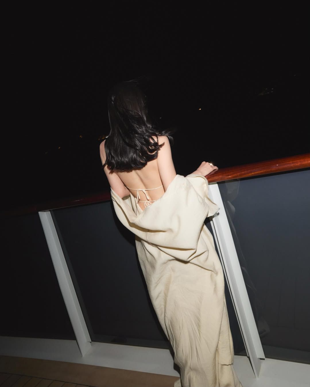 Penampilan Song Hye Kyo menghadiri acara gala dinner Guerlain.
