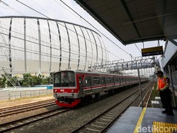 Akhirnya! Nonton Bola hingga Konser di JIS Bisa Naik KRL