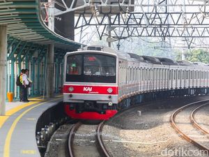 Tarif KRL Dipastikan Tidak Naik!