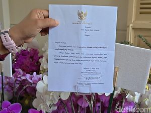Prabowo Kirim Bunga Anggrek Ucapan Ultah untuk Jokowi, Begini Isi Pesannya