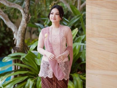 Pesona Aisyah Aqilah Jadi Bridesmaid, Refal Hady Sampai Berkomentar