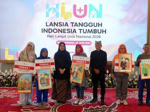 Usia Harapan Hidup warga Banyuwangi meningkat. Bupati Ipuk berkomitmen perkuat program untuk lansia, dorong kesejahteraan dan partisipasi aktif mereka.