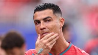 Portugal Andalkan Ronaldo buat Bongkar Pertahanan Uzbekistan