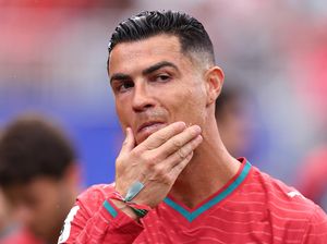 Portugal Andalkan Ronaldo buat Bongkar Pertahanan Uzbekistan