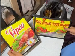Inspiratif! Viral Ibu-ibu di Desa Olah Kemasan Plastik Bekas Minyak Jadi Cuan