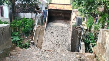 Pemkab Tinjau Jembatan Antardesa Ambruk di Sumur Pandeglang