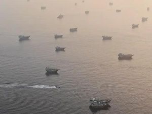 Iran Wanti-wanti Kapal Asing Tak Kucing-kucingan di Selat Hormuz