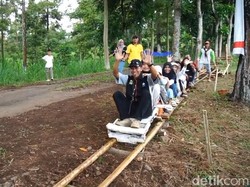 Serunya Main Lori-lorian di Forest Park Reborn, Cuma Rp 5 Ribu!