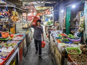 Pasar Warakas Sepi, Pedagang Keluhkan Daya Beli