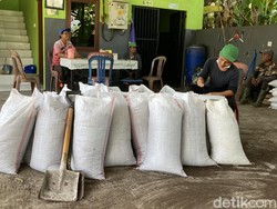 APD Tak Disediakan, Petugas TPS3R Klungkung Beli Masker-Sarung Tangan Sendiri