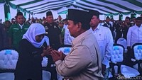 Bahlil Dapat Tepuk Tangan Meriah, Prabowo: Apa Gara-gara Harga BBM Nggak Naik?