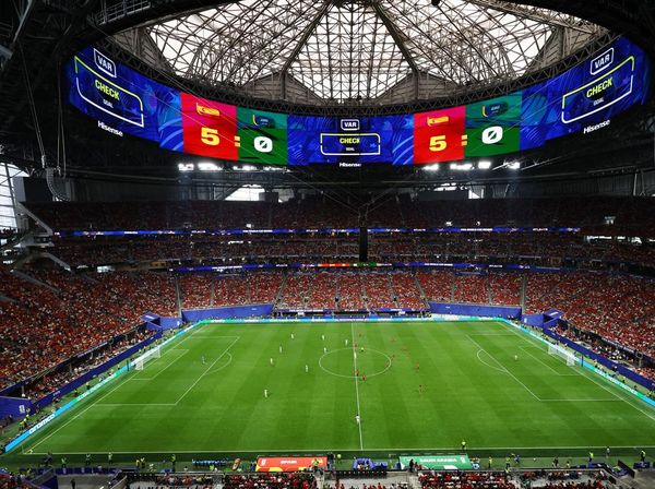 Foto: Stadion Piala Dunia yang Bentuk Atapnya Mirip Lensa Kamera